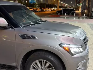 2017 Infiniti QX80 Premium select