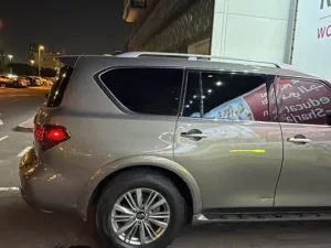 2017 Infiniti QX80 Premium select