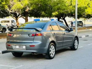 2014 ميتسوبيشي لانسر ES