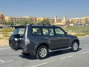 2017 Mitsubishi Pajero GLS