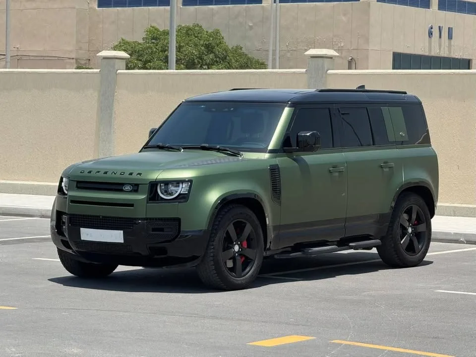 Land Rover Defender P400 2023