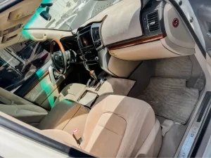 2013 Toyota Land Cruiser VXR