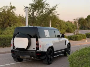 2022 Land Rover Defender 110 SE