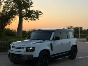 2022 Land Rover Defender 110 SE