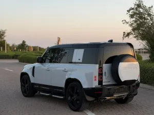 2022 Land Rover Defender 110 SE