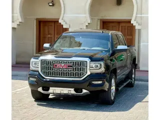 2016 GMC Sierra في Dubai سيارة مستعملة