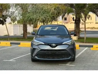 2023 Toyota CHR في Dubai سيارة مستعملة