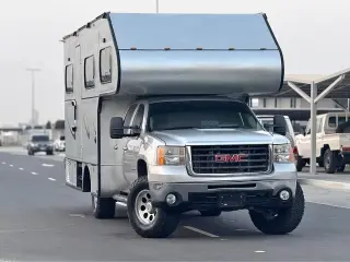 2010 GMC Sierra HD في Dubai سيارة مستعملة