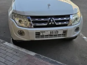 2014 ميتسوبيشي باجيرو GLS