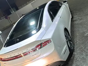 2017 لينكولن ام كي زد Reserve