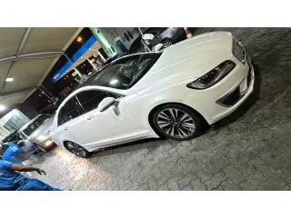 2017 Lincoln MKZ في Dubai سيارة مستعملة
