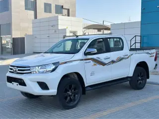 2024 Toyota Hilux في Al Ain سيارة مستعملة