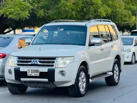 2010 ميتسوبيشي باجيرو GLX