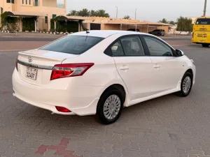 2014 تويوتا ياريس SE
