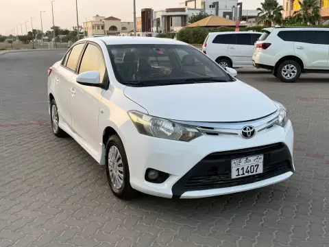 2014 تويوتا ياريس SE