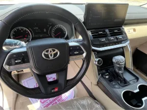 2022 Toyota Land Cruiser VXR