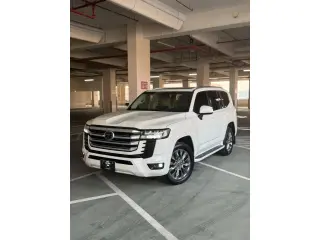 2022 Toyota Land Cruiser in Dubai used car
