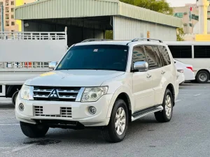 2014 ميتسوبيشي باجيرو GLS