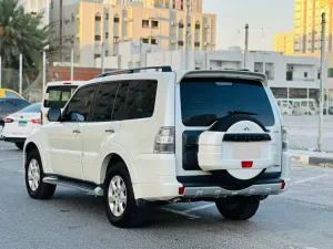 2014 ميتسوبيشي باجيرو GLS