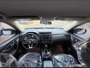 2020 نيسان روج SL