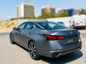 2021 Nissan Altima SR