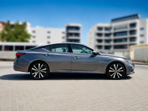 2021 Nissan Altima SR