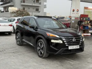2025 نيسان روج SL
