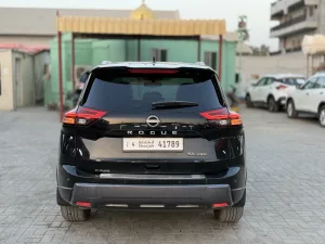 2025 نيسان روج SL