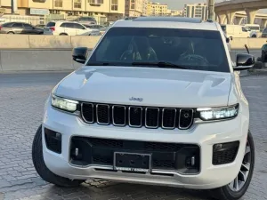 2022 Jeep Grand Cherokee Laredo E