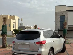 2016 Nissan Pathfinder S