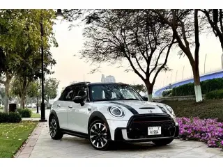 2021 Mini Cooper في Dubai سيارة مستعملة