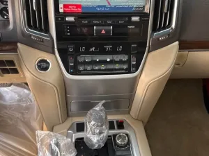 2018 تويوتا لاند كروزر VXR