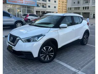 2020 Nissan KICKS في Dubai سيارة مستعملة