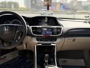 2015 هوندا أكورد Hybrid
