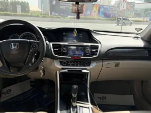 2015 هوندا أكورد Hybrid