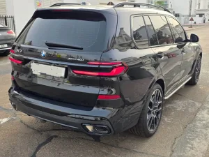 2025 بي أم دابليو اكس - 7 40i M