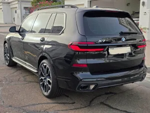 2025 بي أم دابليو اكس - 7 40i M