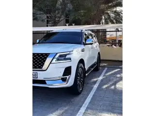 2023 Nissan Patrol في Abu Dhabi سيارة مستعملة