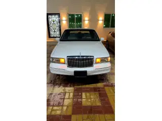 1997 Lincoln Town Car in Ras Al Khaimah used car
