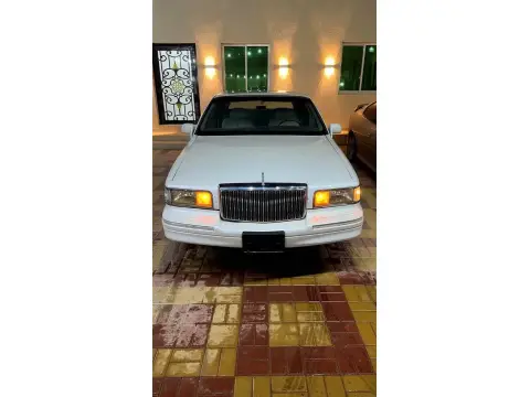 1997 Lincoln Town Car Signature
