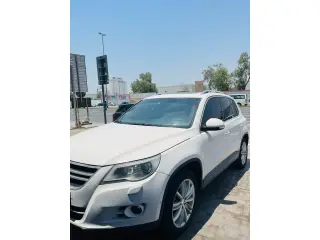 2012 Volkswagen Tiguan في Dubai سيارة مستعملة