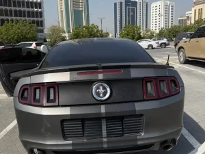 2014 فورد موستانج V6
