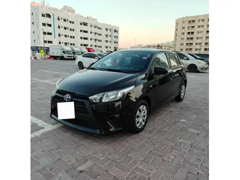 2015 تويوتا ياريس SE