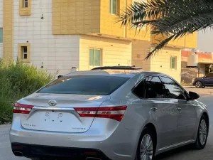 2014 تويوتا افالون Limited