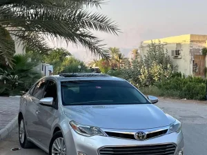 2014 تويوتا افالون Limited