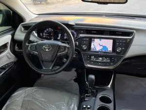 2014 تويوتا افالون Limited