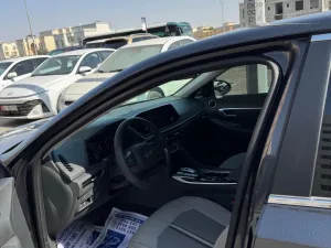 2022 هيونداي سوناتا SE
