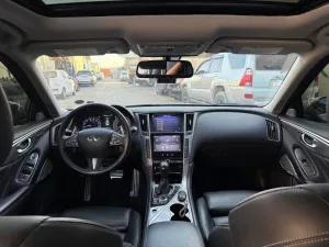 2017 إنفينيتي كيو٥٠ Red Sport 400