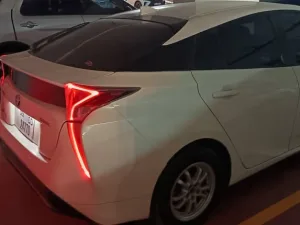 2017 تويوتا بريوس L Eco