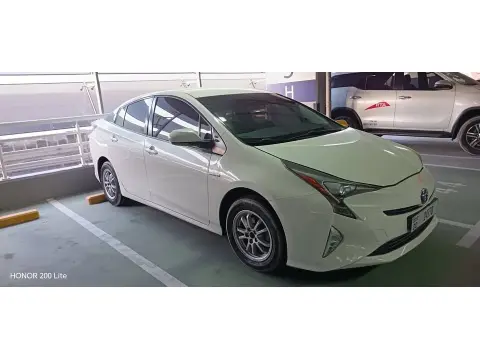 2017 تويوتا بريوس L Eco
